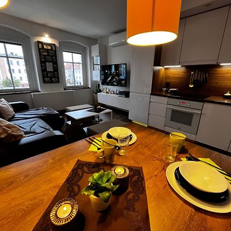 Apartament Crooked Stairs Zielona Góra Eksteriør bilde