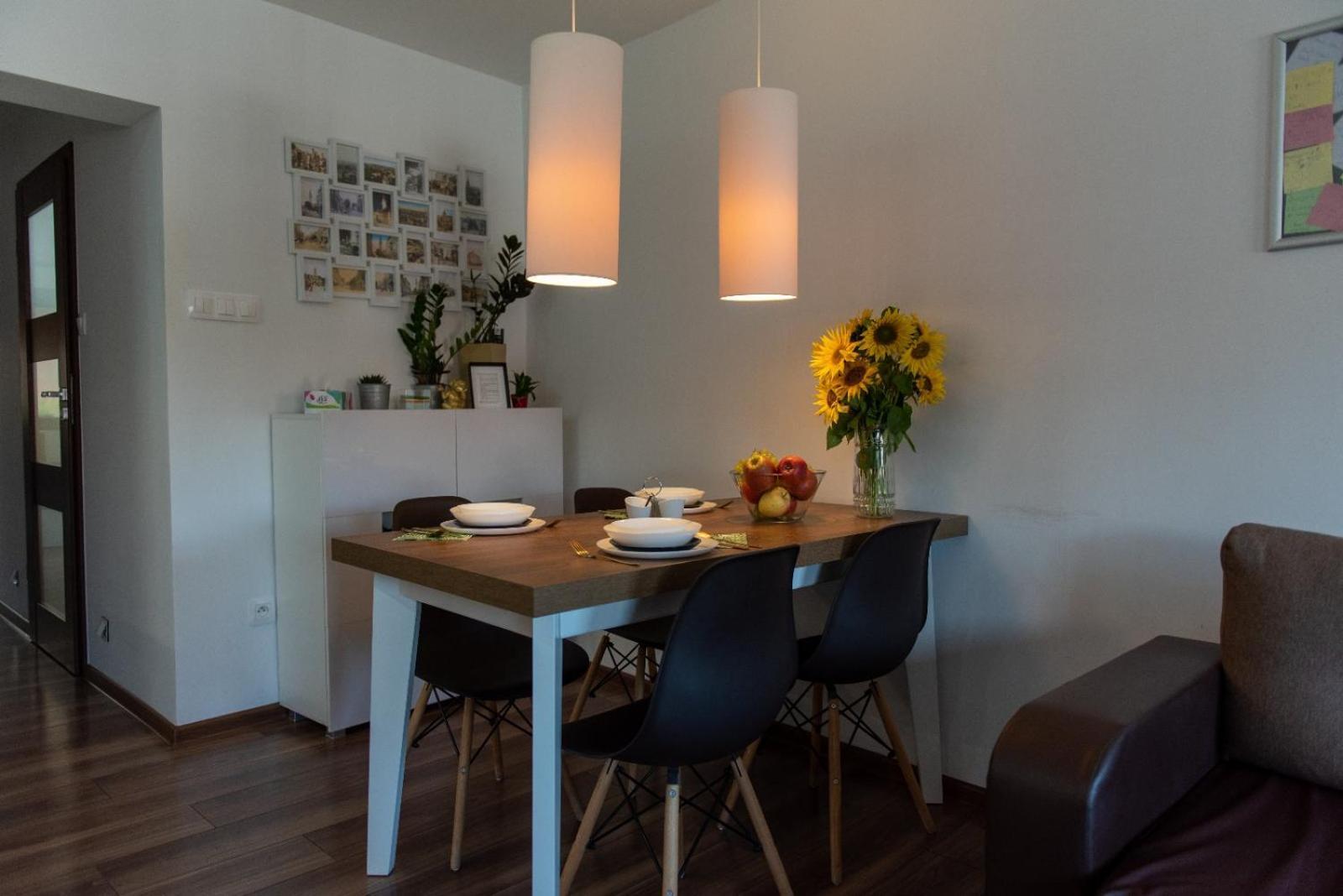 Apartament Crooked Stairs Zielona Góra Eksteriør bilde