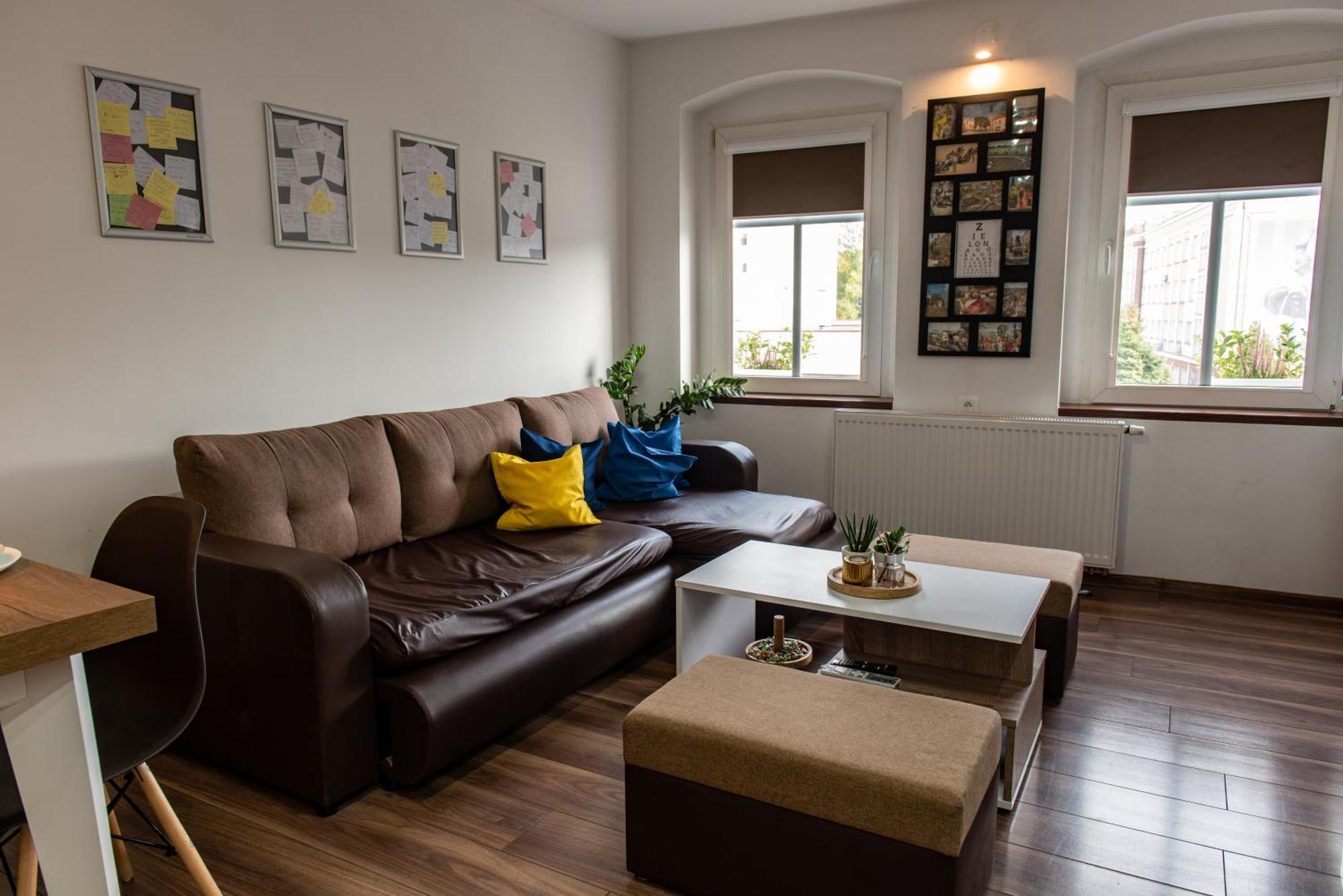 Apartament Crooked Stairs Zielona Góra Eksteriør bilde