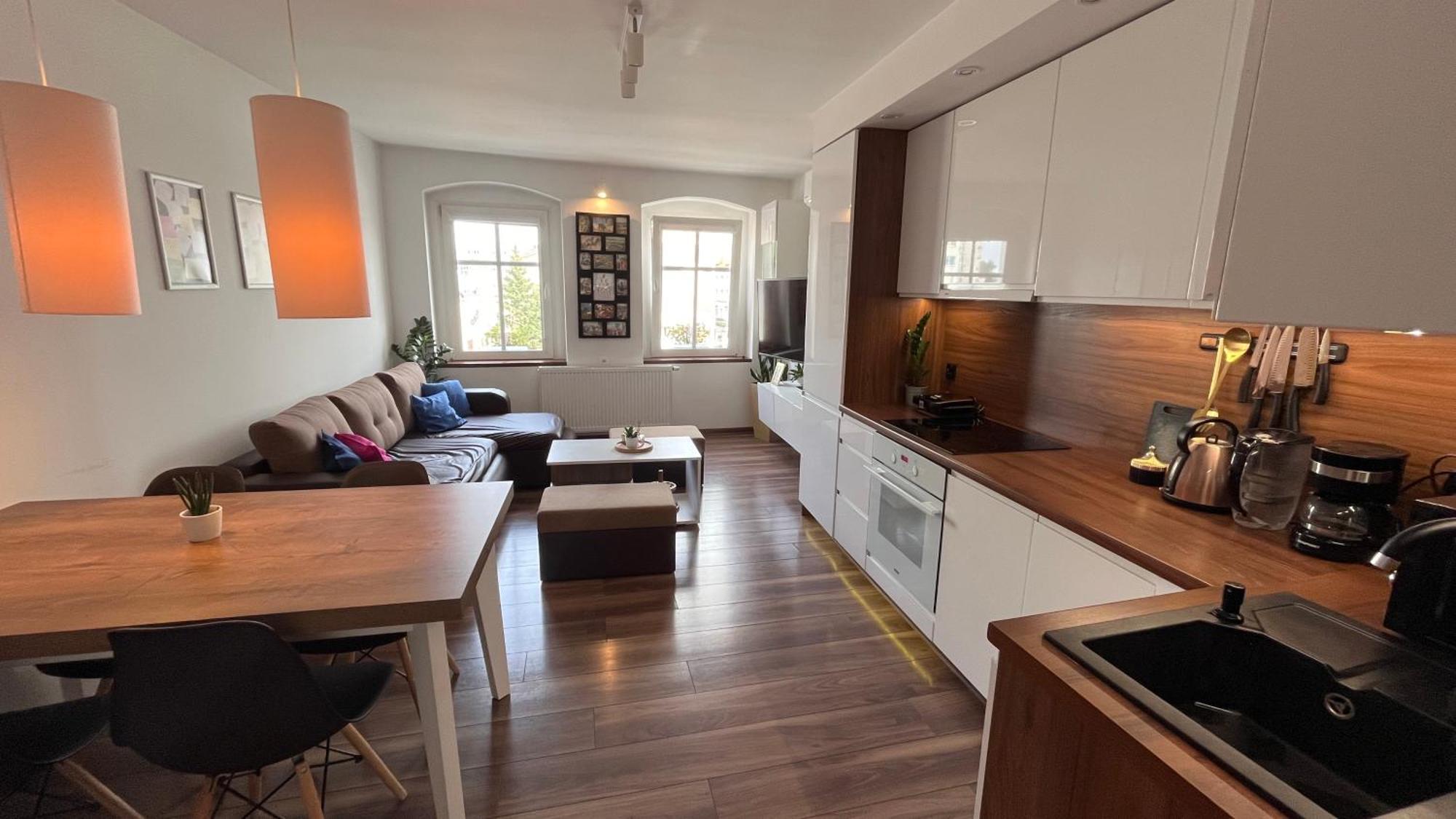 Apartament Crooked Stairs Zielona Góra Eksteriør bilde